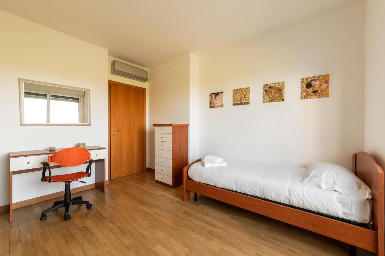 Milano Rogoredo Apt With Terrace! Apartment Exterior photo
