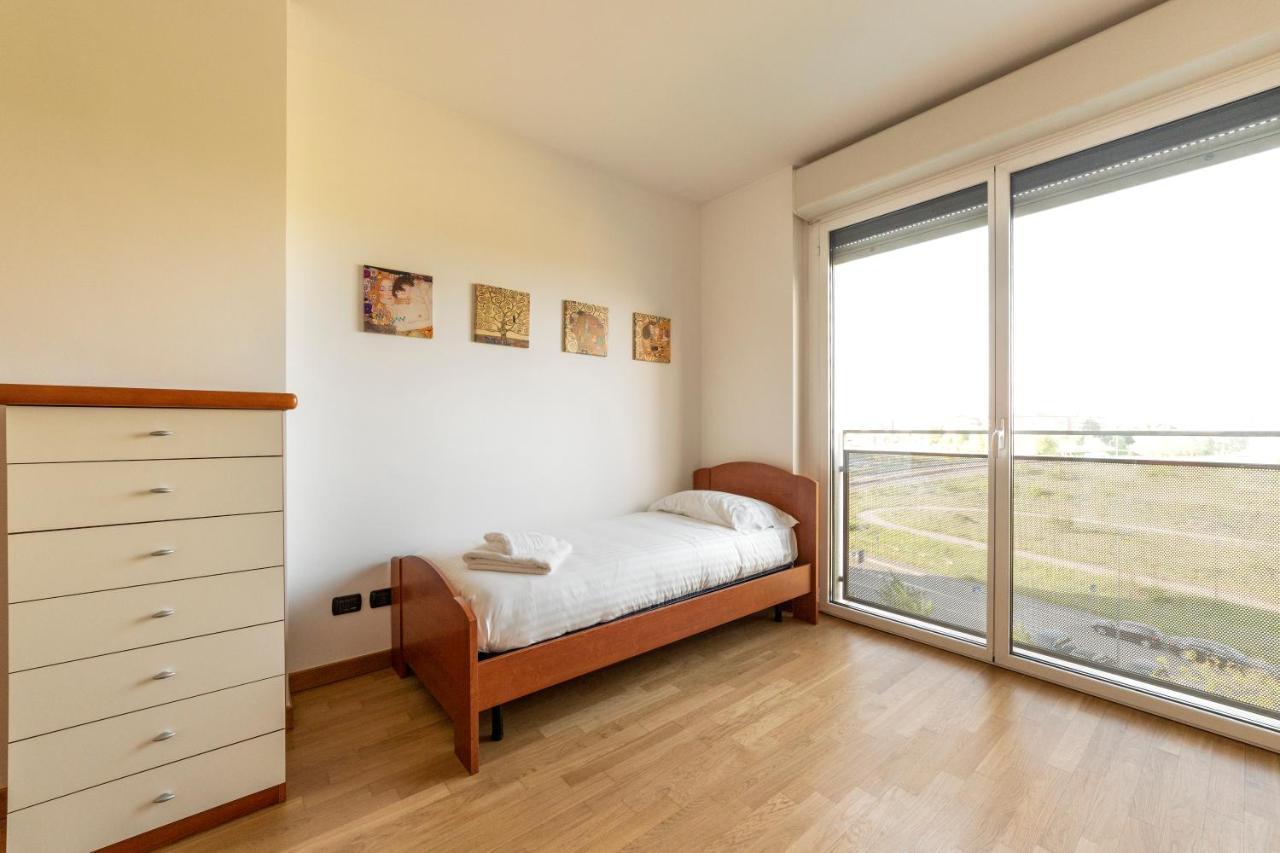 Milano Rogoredo Apt With Terrace! Apartment Exterior photo